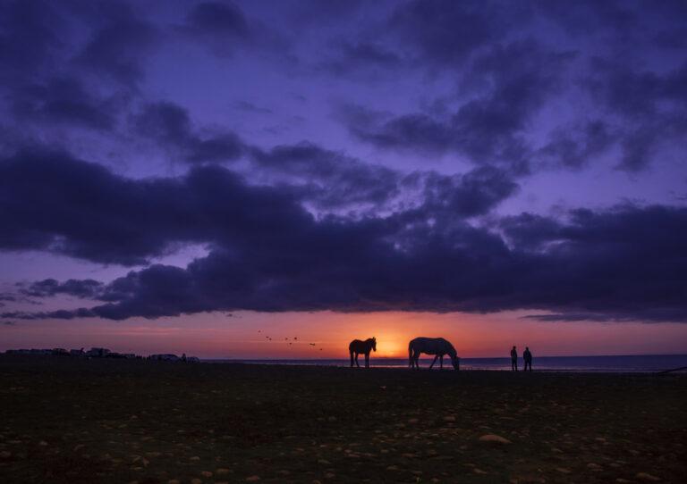 Yu Xunbai - Sunrise-in-Qinghai-Lake